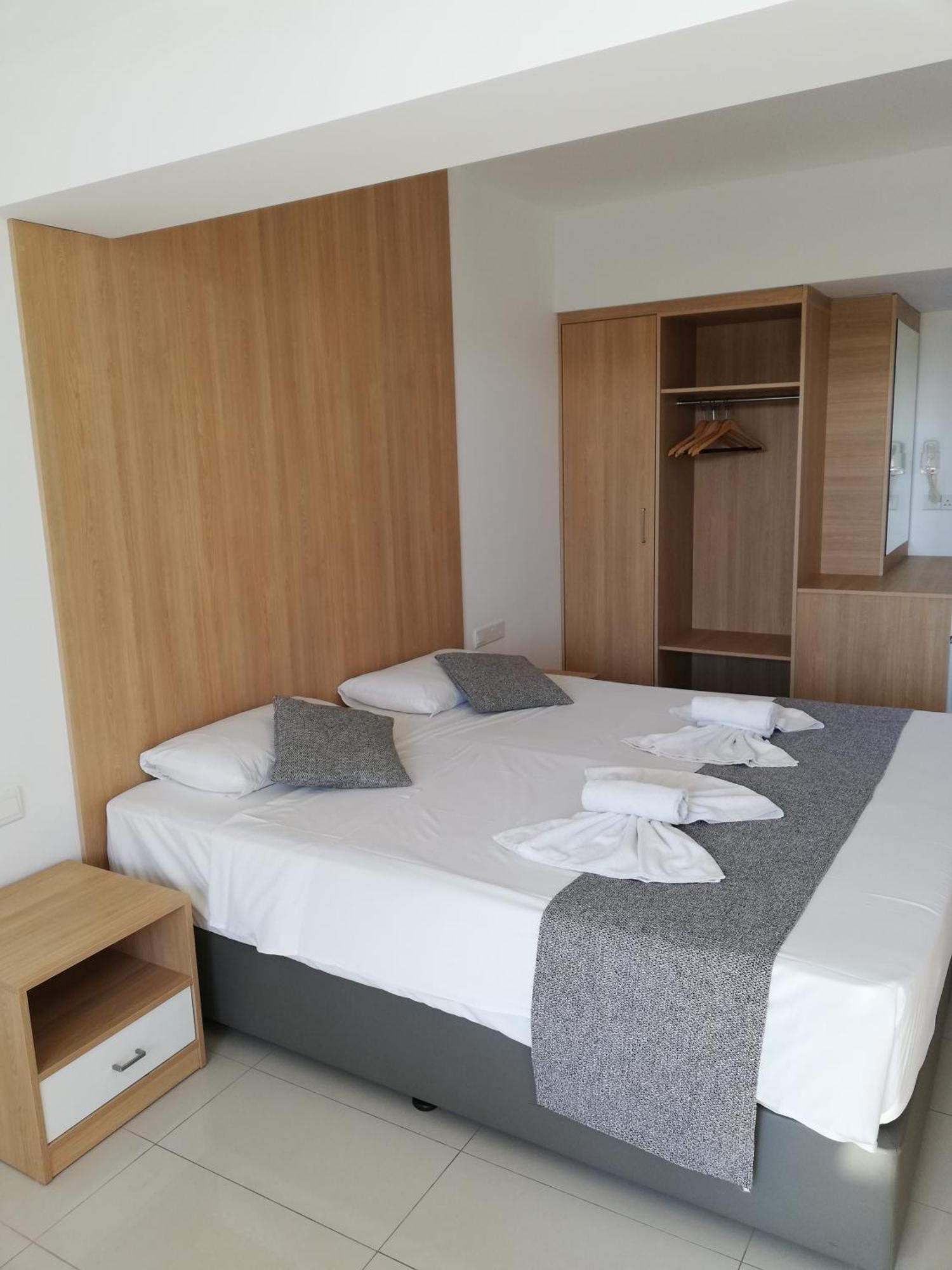 Joy Hotel Apts Ayia Napa Eksteriør billede